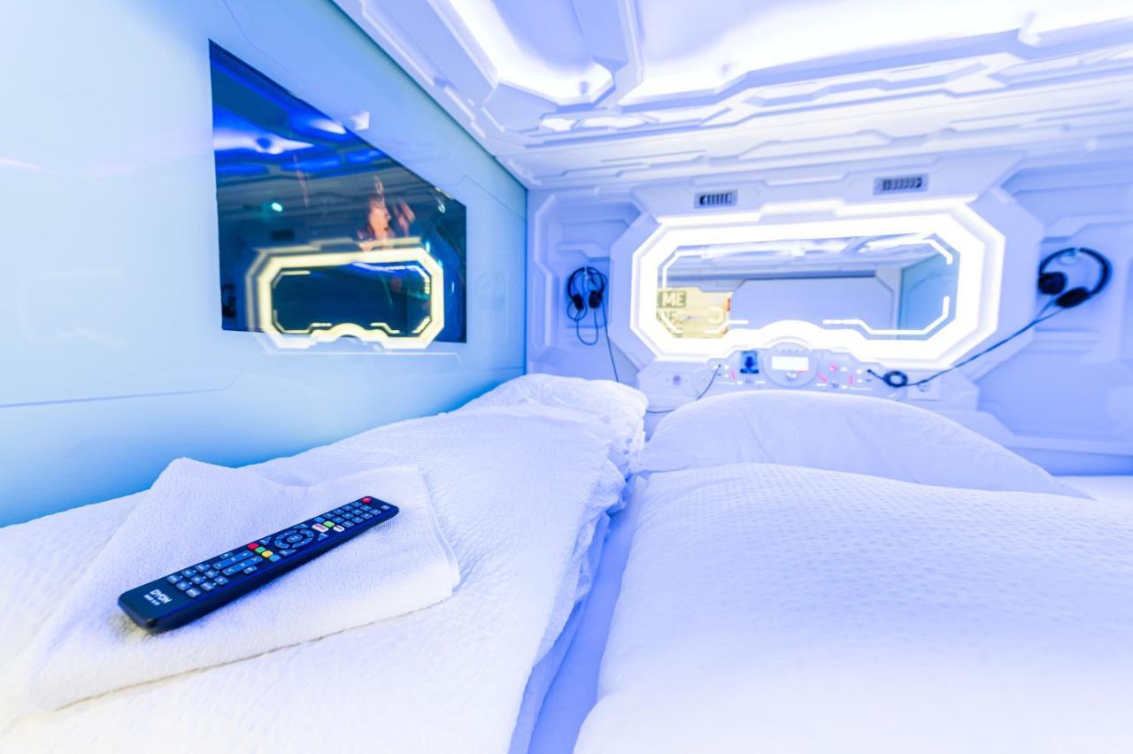 Space - Hall Hôtel capsule *